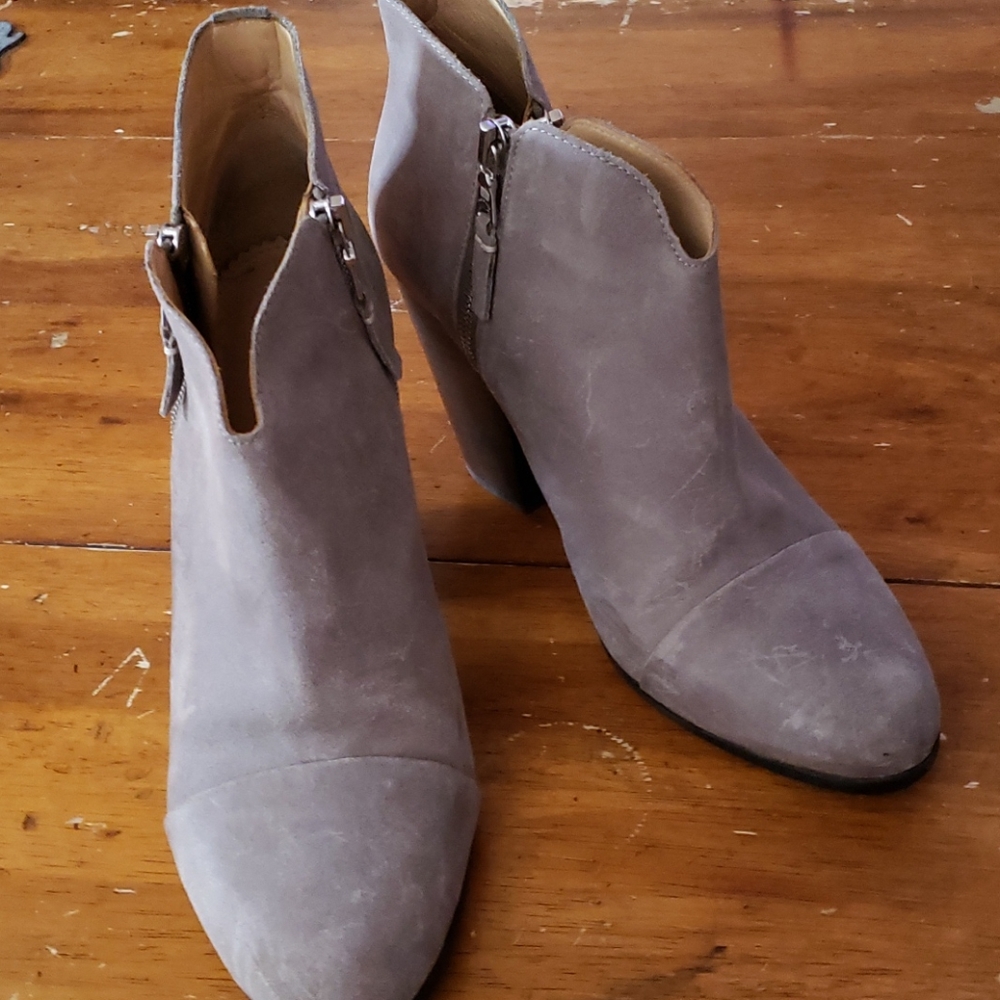 LIKE NEW MARGOT SUEDE BOTTIES
